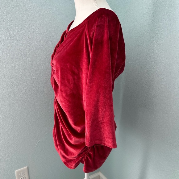 Torrid Plus Size 2 Off Shoulder Velvet Shirred Front Red Stretch NWOT - Picture 6 of 11